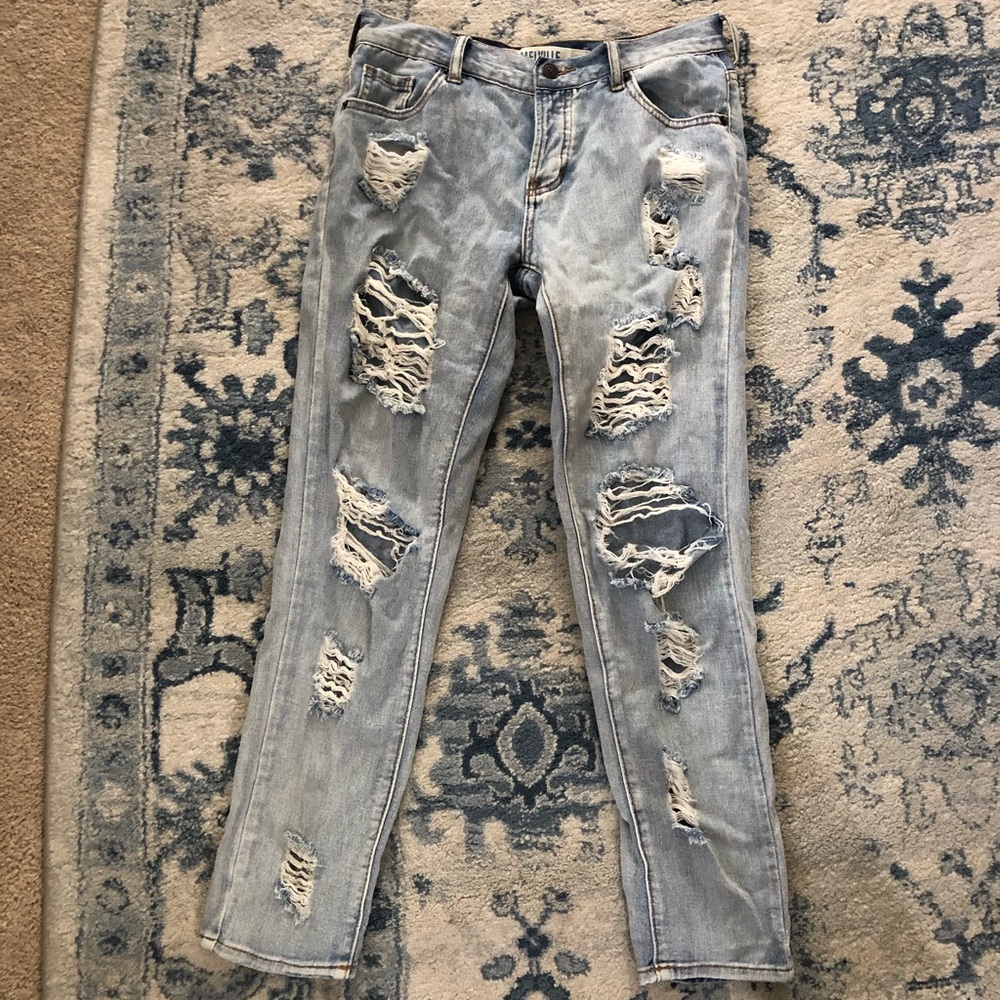 Distressed boyfriend jeans